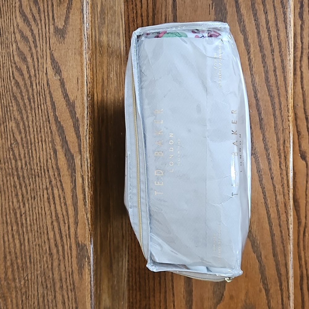 Ted Baker London Highgrove Duvet Cover and Shams Full/Queen - Picture 5 of 13